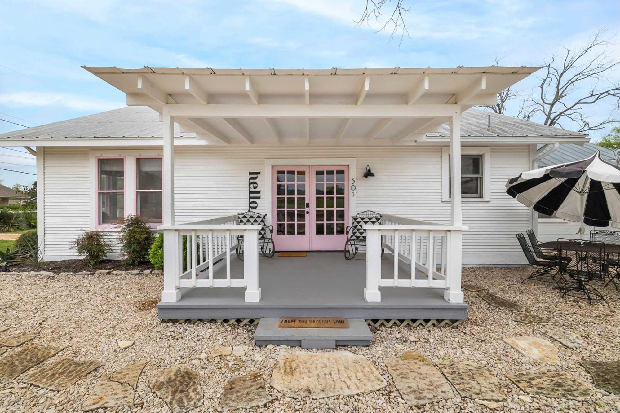 Villa Pink Duchess - Mins To Main Hot Tub & Fire Pit Fredericksburg Exterior foto