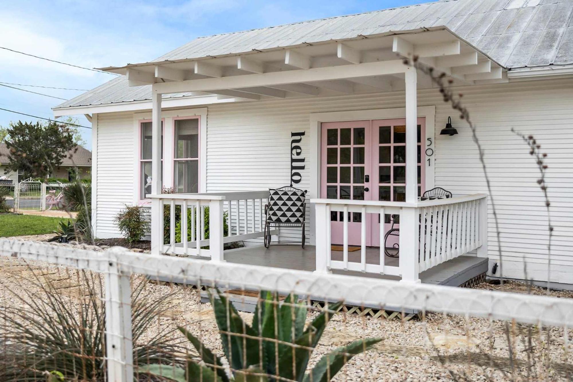 Villa Pink Duchess - Mins To Main Hot Tub & Fire Pit Fredericksburg Exterior foto