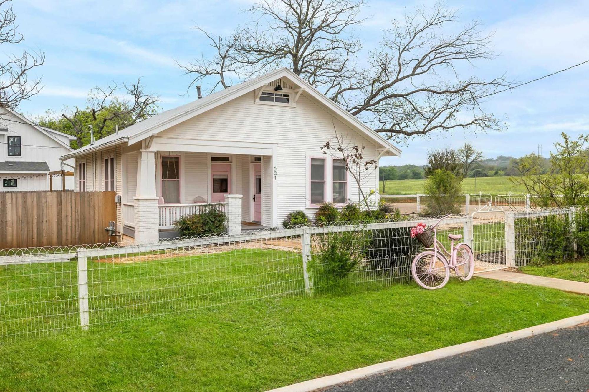 Villa Pink Duchess - Mins To Main Hot Tub & Fire Pit Fredericksburg Exterior foto