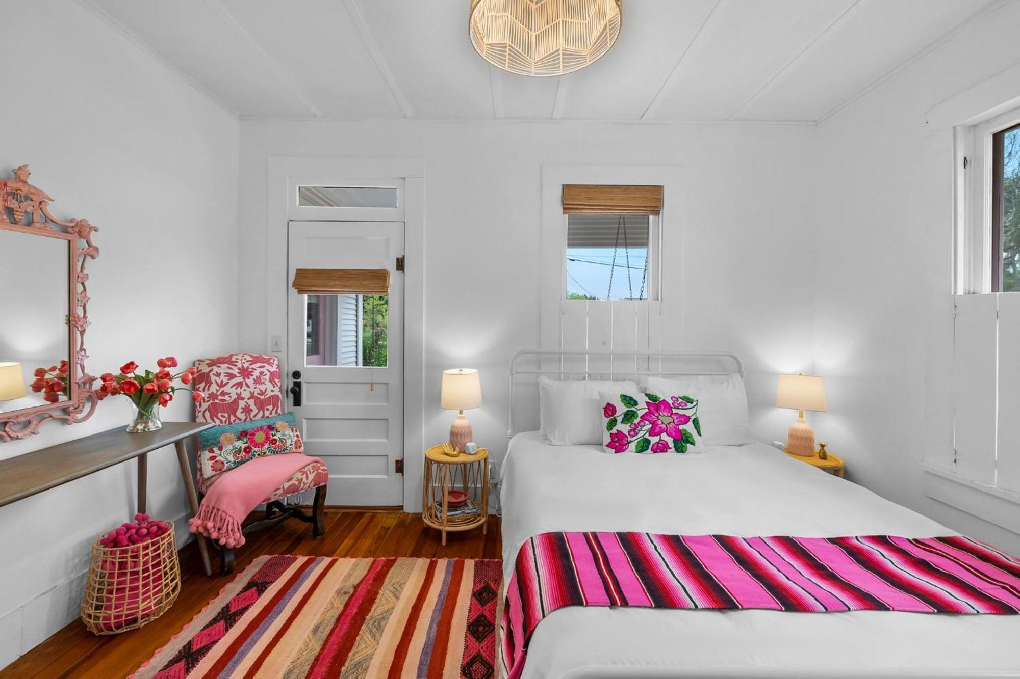 Villa Pink Duchess - Mins To Main Hot Tub & Fire Pit Fredericksburg Exterior foto