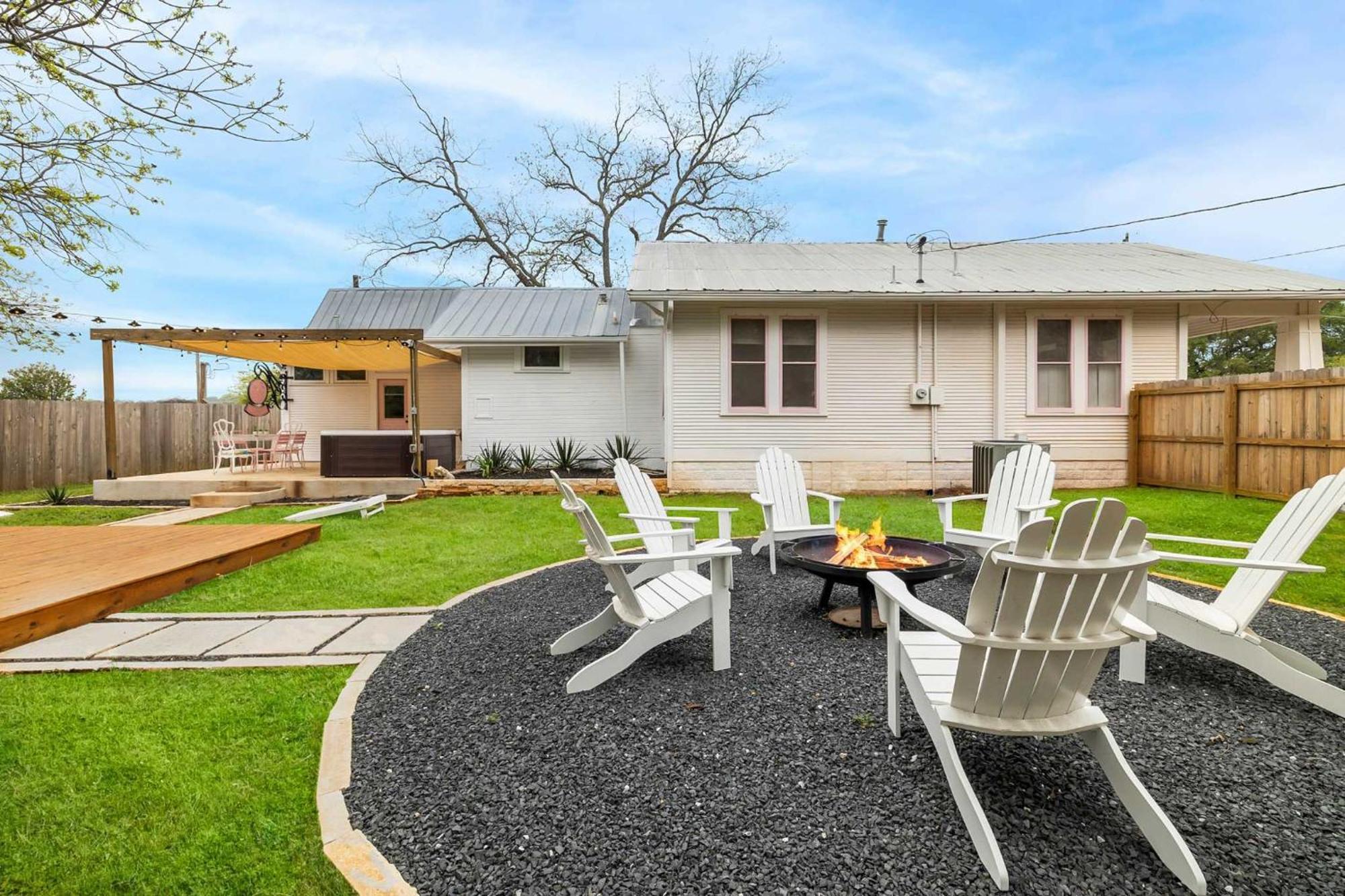 Villa Pink Duchess - Mins To Main Hot Tub & Fire Pit Fredericksburg Exterior foto