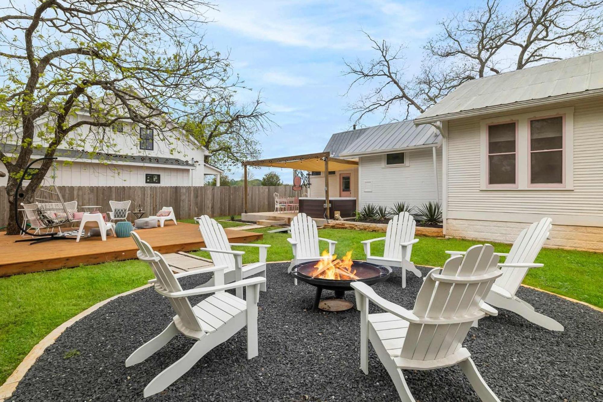 Villa Pink Duchess - Mins To Main Hot Tub & Fire Pit Fredericksburg Exterior foto